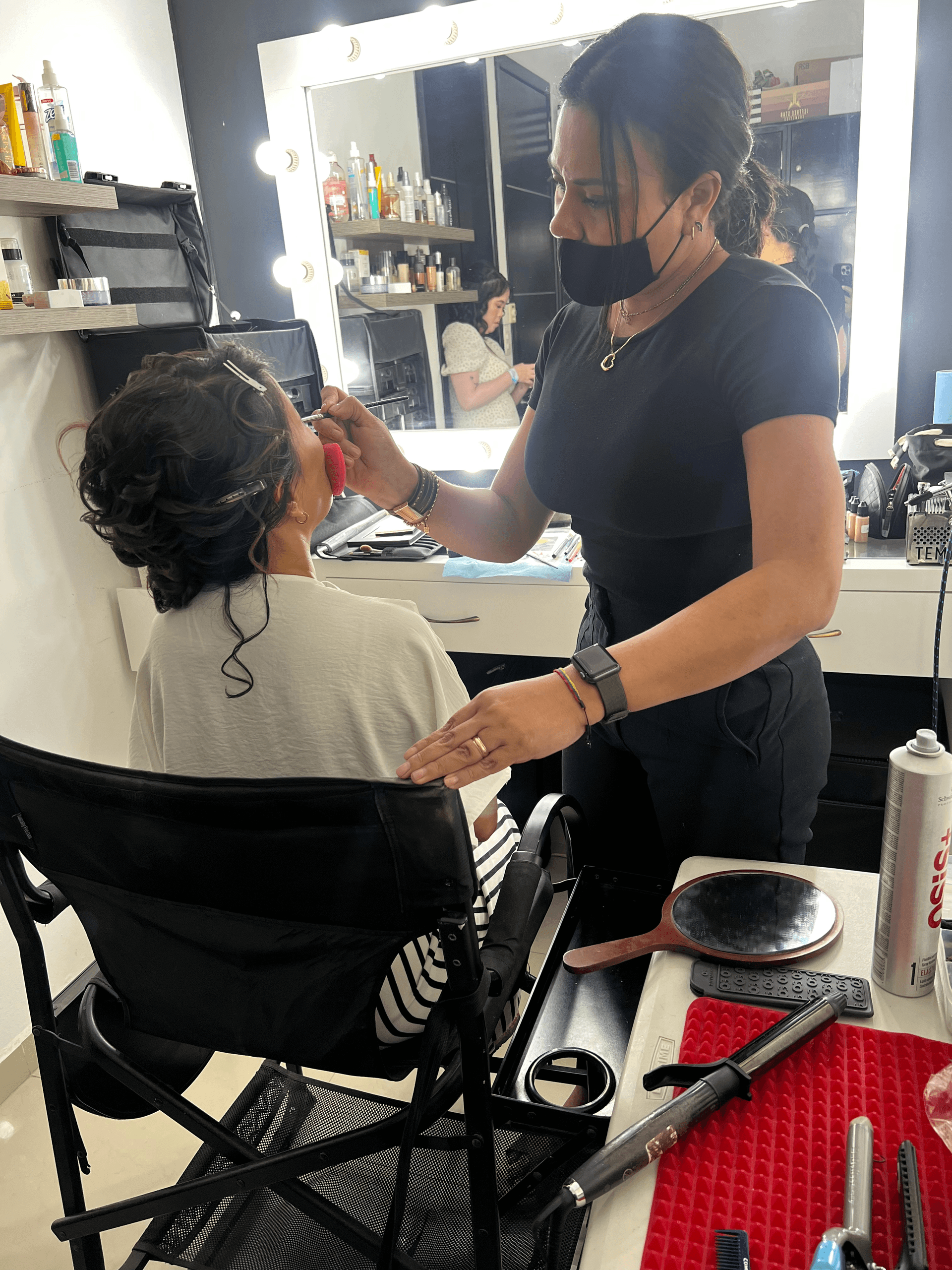 Makeup artist Mafer Montealegre pic2
