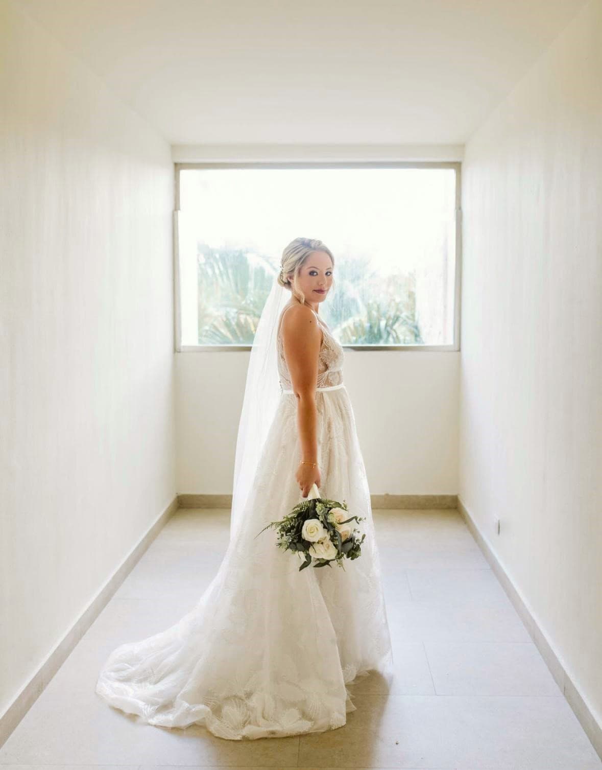 Wedding at the beach makeup cancun